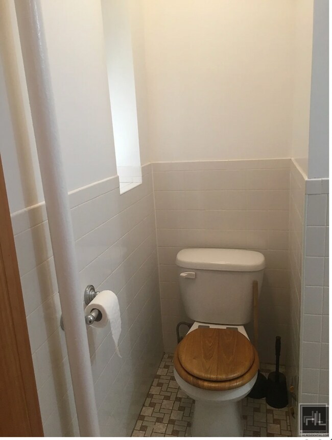 Building Photo - EAST 7 STREET