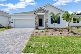 Building Photo - Stunning 4BR Eastham Plan in Pine Glen | Solar Home with Resort-Style Amenities in St. Cloud, FL