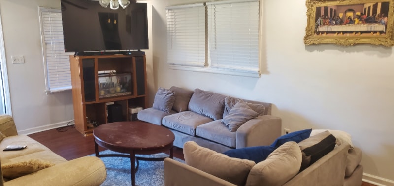 Building Photo - 3083 Lone Oak Ave SW