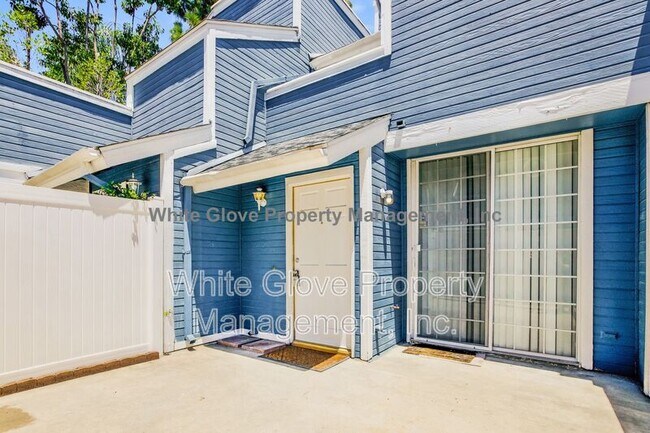 Building Photo - 205 S Redwood Ave