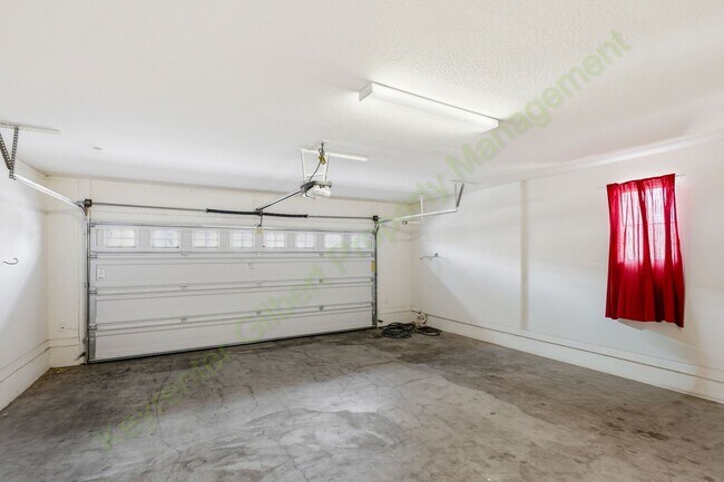 Building Photo - 240 W Juniper Ave