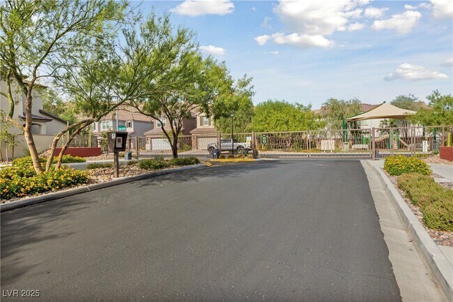 Building Photo - 7205 Pine Bridge Ct
