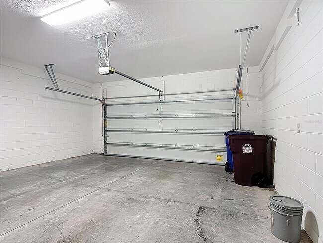 Building Photo - 2512 Blowing Breeze Ave