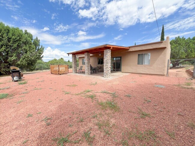 Building Photo - HOUSE - RIMROCK/MONTEZUMA