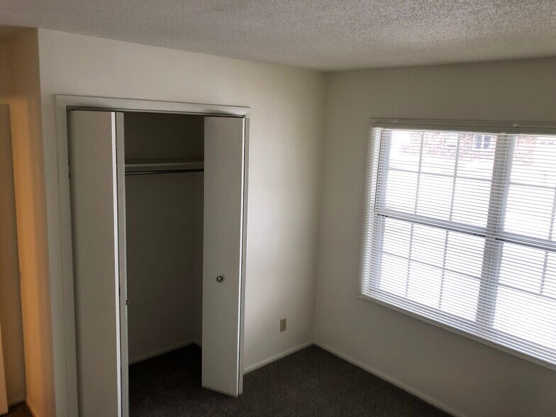 Building Photo - 209 13th Ct