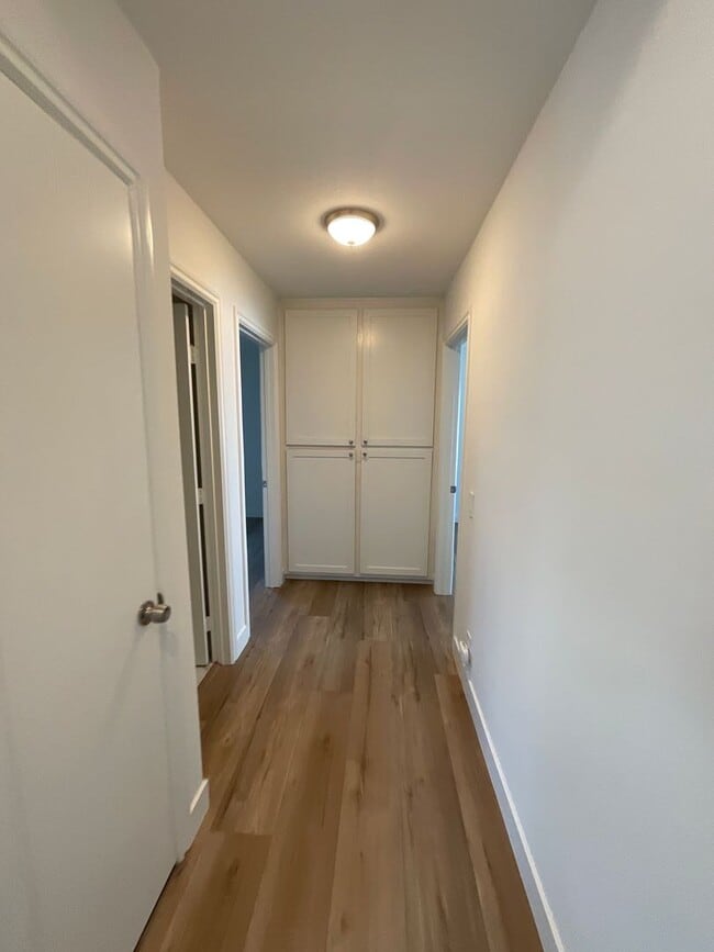 Building Photo - 4 Bedroom 3 Bath 2 Story Home With Family ...