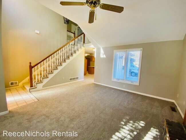Building Photo - 3 br, 3.5 bath House - 10802 W. 116th Terrace