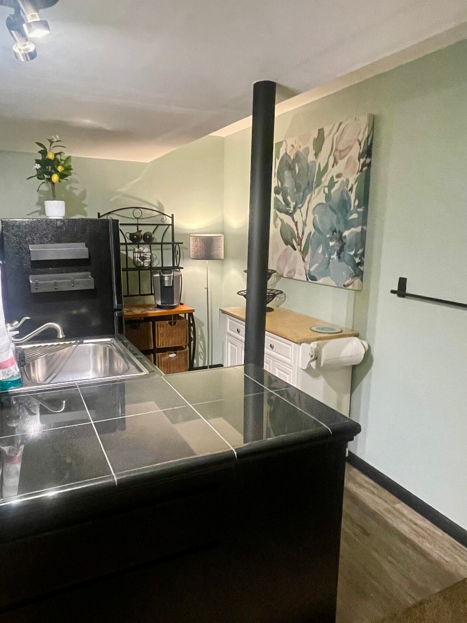 Kitchen - 2845 Bethune Ct