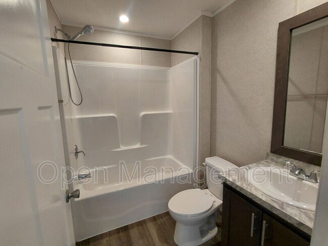 Building Photo - 301 Mantle Ave