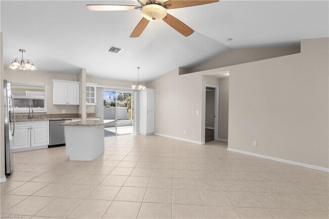 Building Photo - 2721 SW 12th Ave