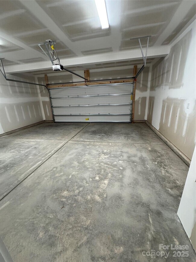 Building Photo - 757 Lock Haven Dr NW