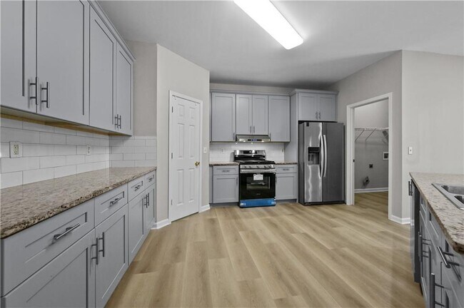 Building Photo - 137 Towne Park Dr