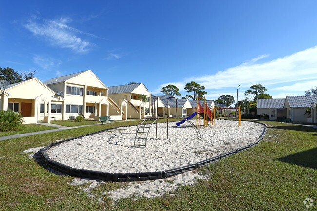 Building Photo - Sanders Pines