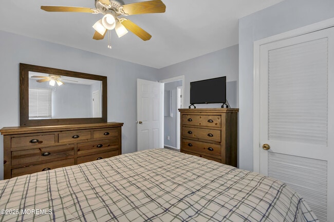 Building Photo - 8 President Ave