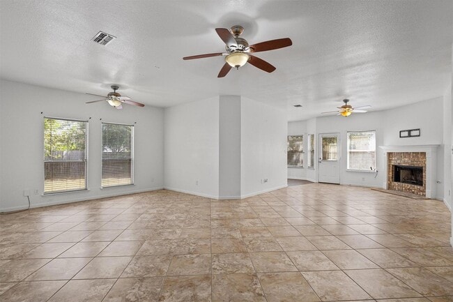 Building Photo - 204 Mallard Cove