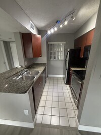 Building Photo - 2880 N Oakland Forest Dr