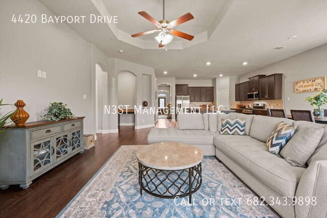 Building Photo - 4420 Bayport Dr