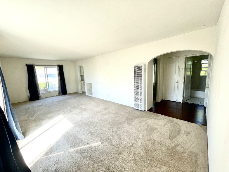 Building Photo - 1609 Santa Clara Ave