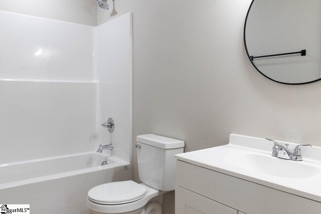 Building Photo - 405 E Hampton Ave