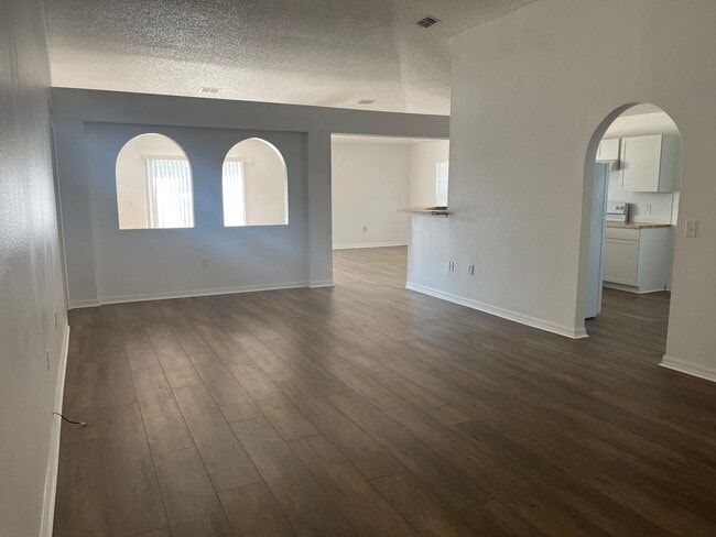 Building Photo - 3 BR/2BA $1899 Middleburg