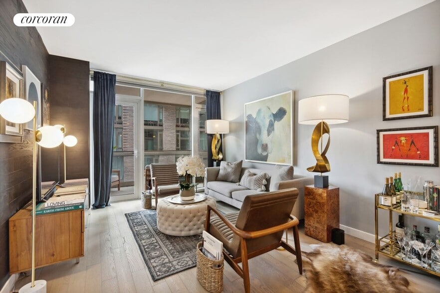 Primary Photo - 505 W 43rd St
