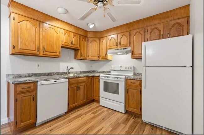 Building Photo - 34 Hamilton Rd