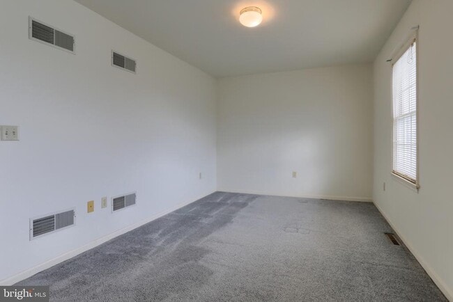 Building Photo - 2057 Raleigh Rd