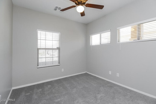 Building Photo - 1737 W Stephanie Ln