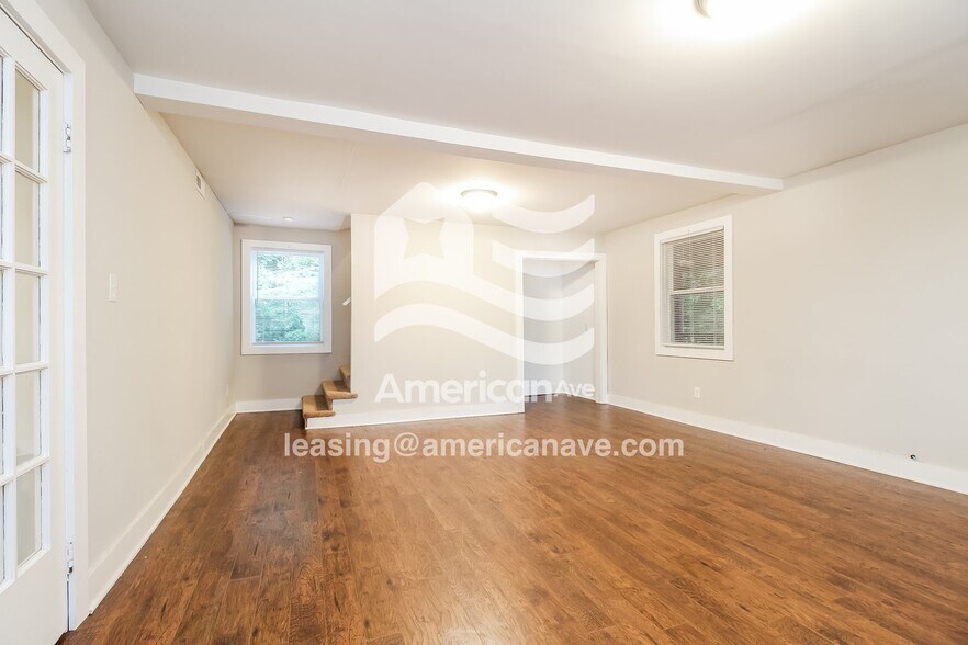 Building Photo - 310 N Stribling St