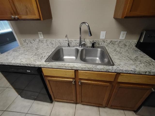 Building Photo - 1613 Wavecrest Dr