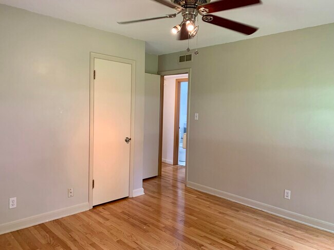Building Photo - 14865 Pershing Dr