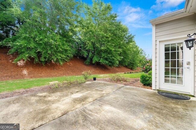 Building Photo - 232 Begonia Ct