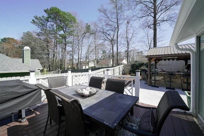 Building Photo - 4 bedroom house in Lawrenceville with cozy...