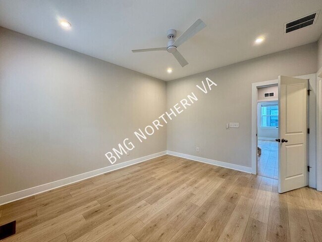 Building Photo - 1021 S Taylor Ct