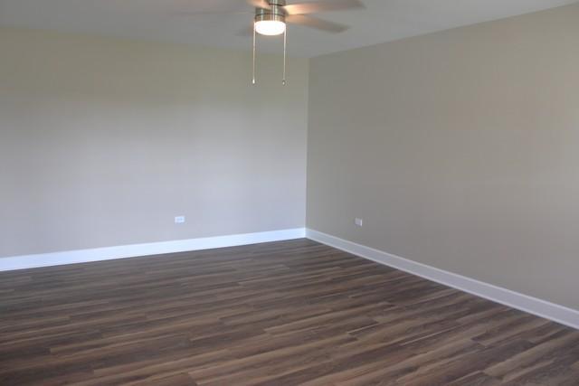 Building Photo - 520 Carriage Ct