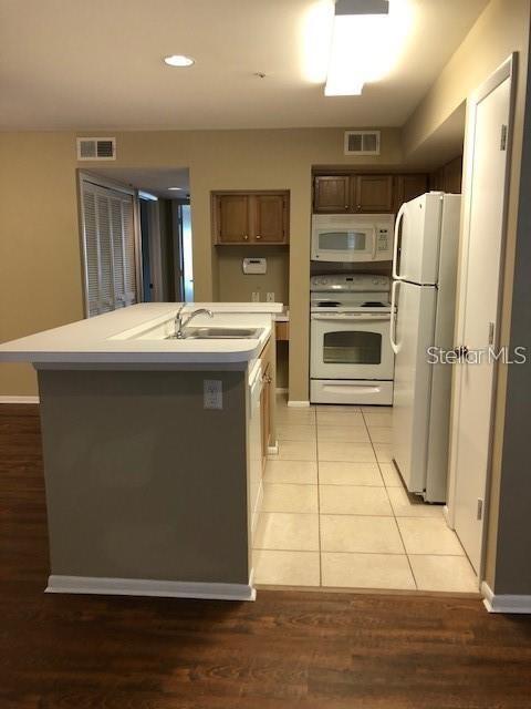 Building Photo - 494 N Pin Oak Pl