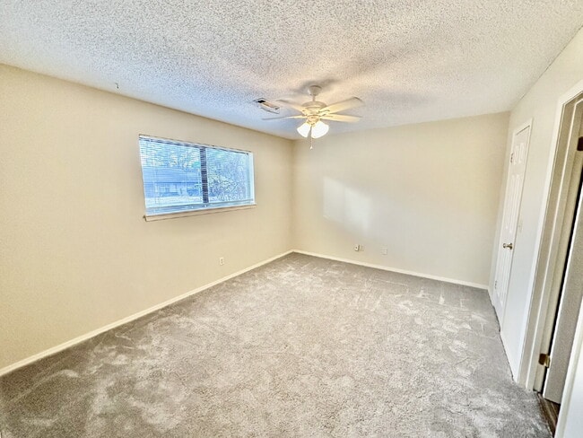 Building Photo - 3507 W Beechwood Dr