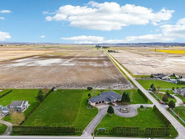 Building Photo - 15541 Bradshaw Rd