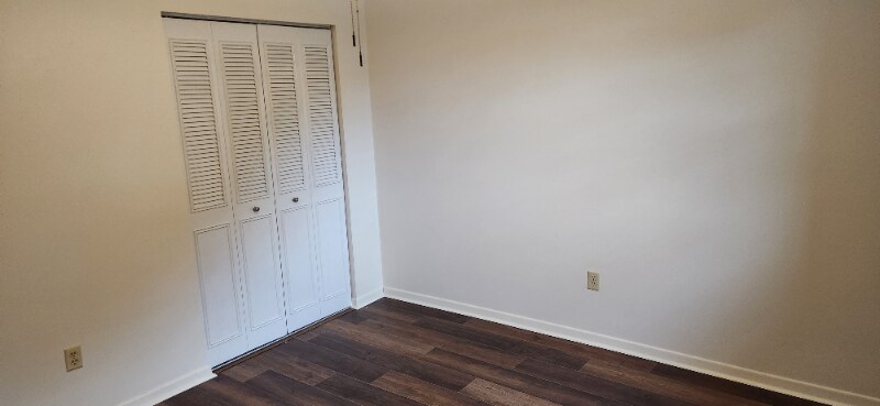 Building Photo - 109 S Delaney Ave