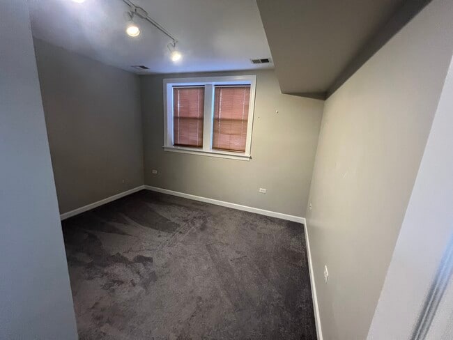 Building Photo - 9100 Lamon Ave