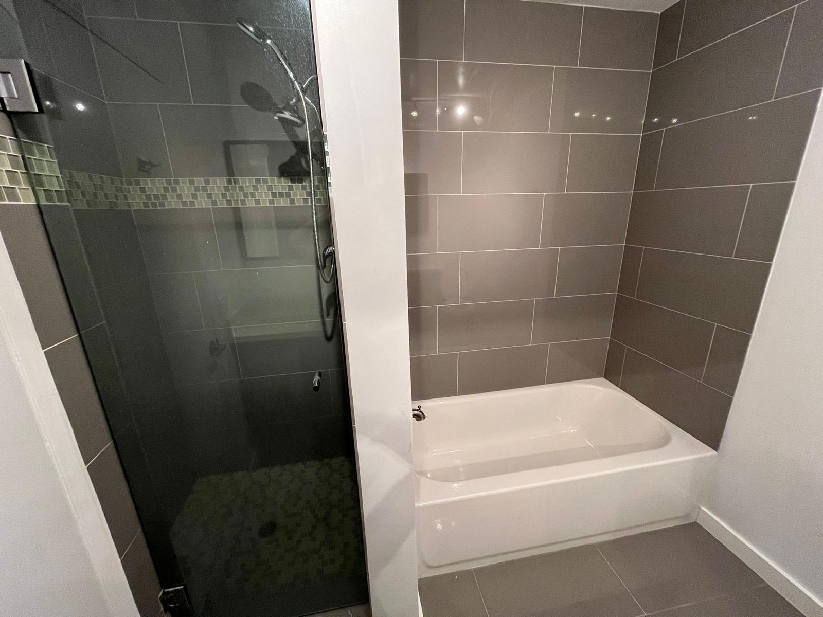 Building Photo - 358 S Gramercy Pl
