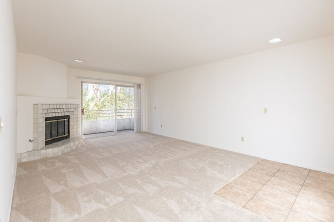Building Photo - 4821 Bella Pacific Row