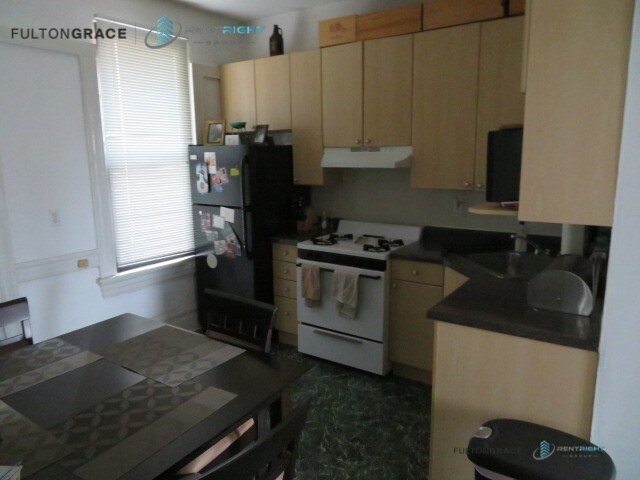 Building Photo - 1311 N Bosworth Ave