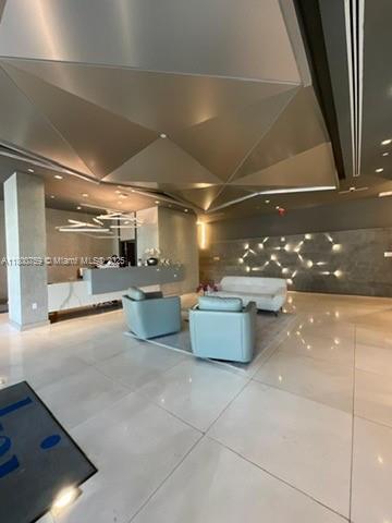 Building Photo - 9940 W Bay Harbor Dr