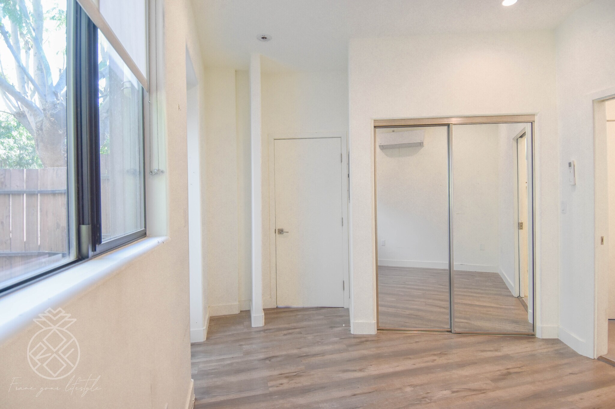 Building Photo - 905 Parkman Ave