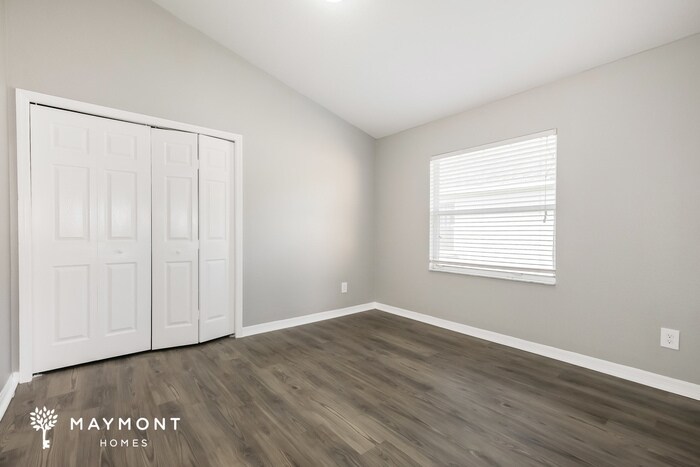 Building Photo - 1128 Vinetree Dr