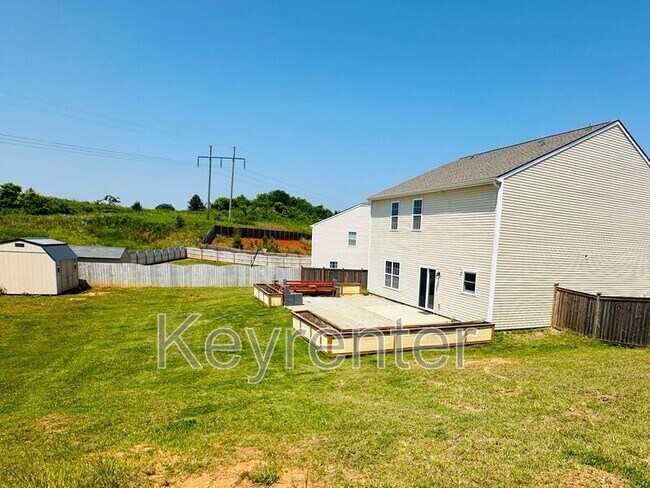 Building Photo - 236 Gail Ln