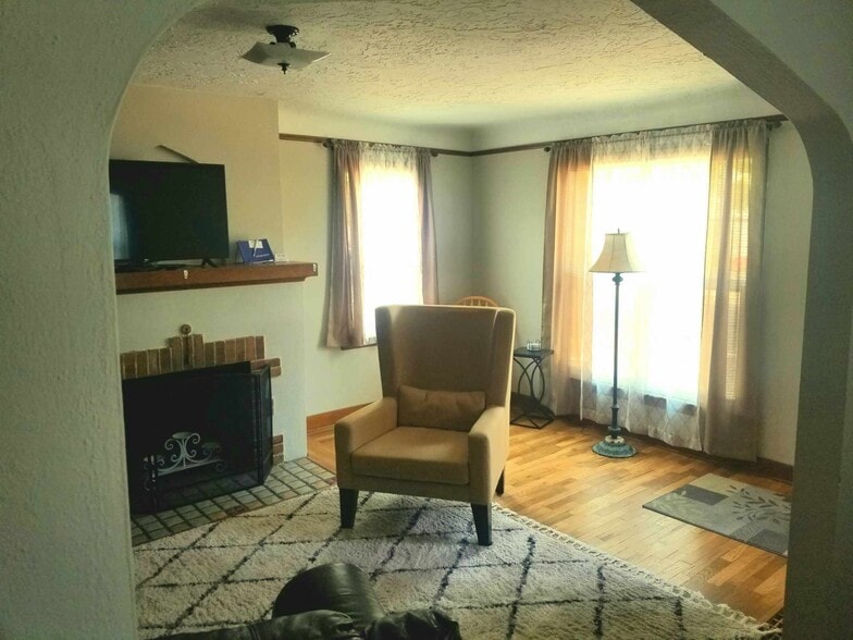 living room - 1730 18th St NE