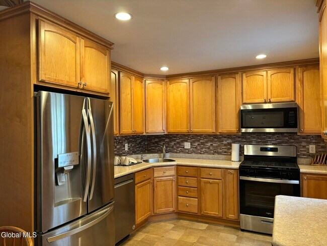 Building Photo - 52 Trottingham Rd