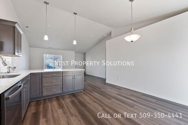 Building Photo - 422 N Washington St